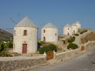Leros - Molens langs de weg naar de burcht