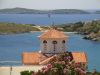 de_baai_en_philippos_kerk_in_batsi_op_andros
