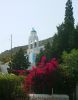 orthodoxe kerk met bougainville